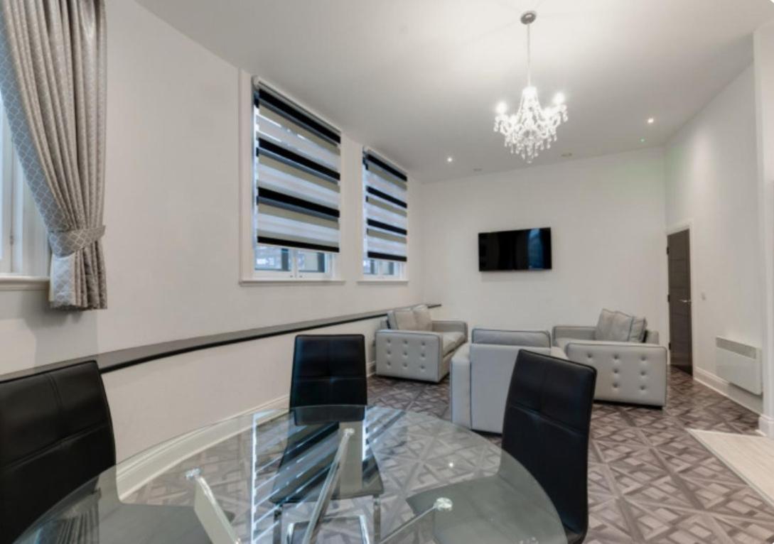 Temple Court Cavern Quarter Apartments By Happy Days Ливърпул Екстериор снимка
