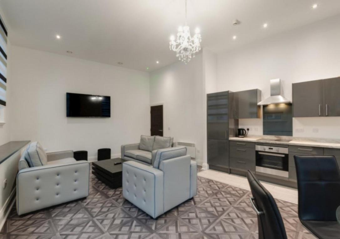 Temple Court Cavern Quarter Apartments By Happy Days Ливърпул Екстериор снимка