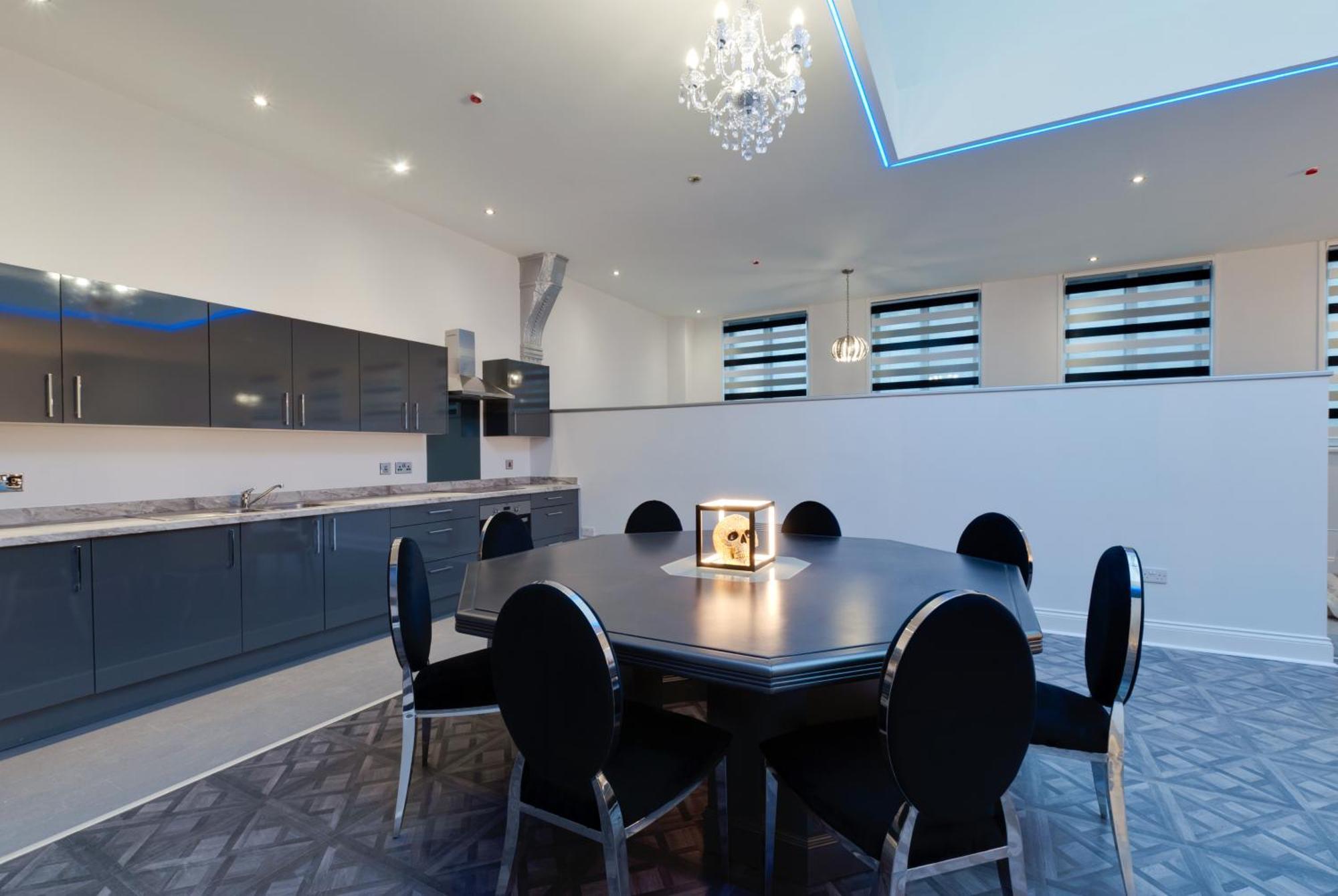 Temple Court Cavern Quarter Apartments By Happy Days Ливърпул Екстериор снимка