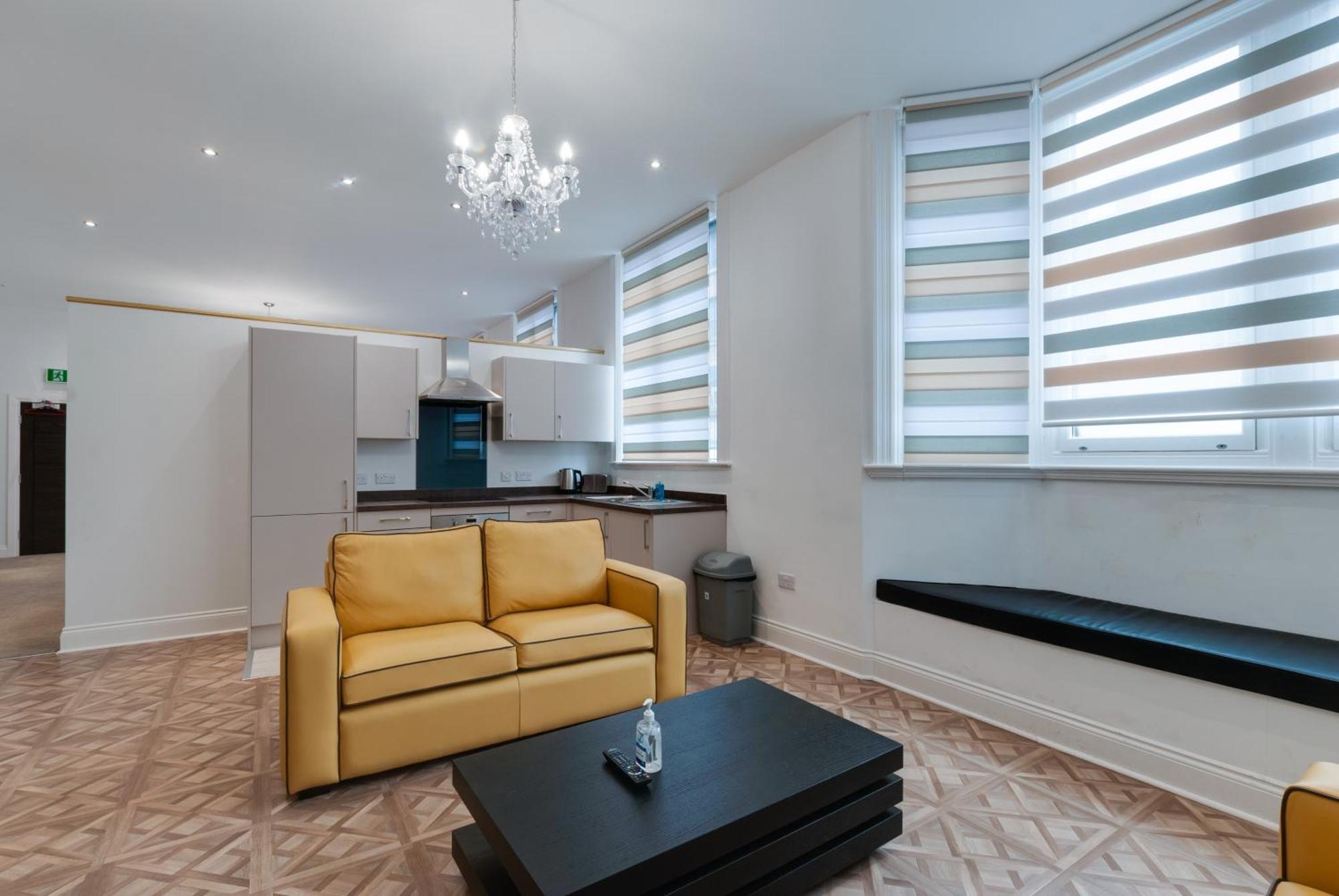 Temple Court Cavern Quarter Apartments By Happy Days Ливърпул Екстериор снимка