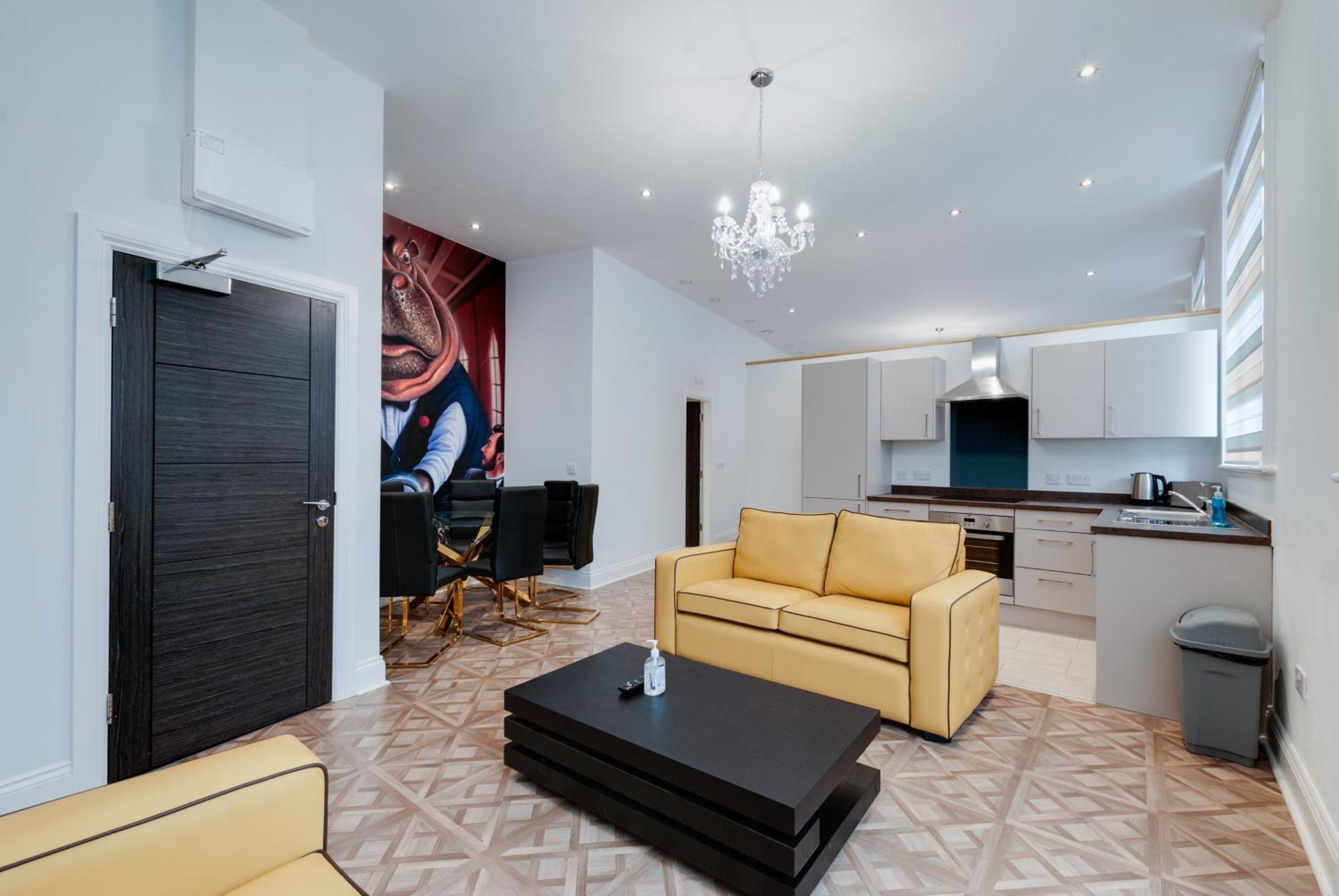 Temple Court Cavern Quarter Apartments By Happy Days Ливърпул Екстериор снимка