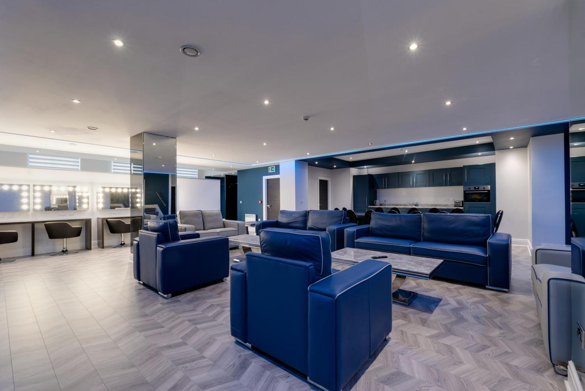 Temple Court Cavern Quarter Apartments By Happy Days Ливърпул Екстериор снимка